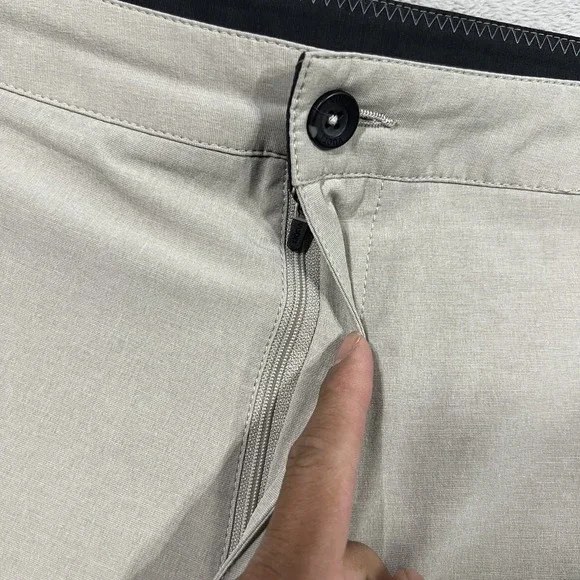 Vuori Aim Shorts Mens 38 Beige V368 Chino Golf Stretch Lightweight Performance - Picture 7 of 14